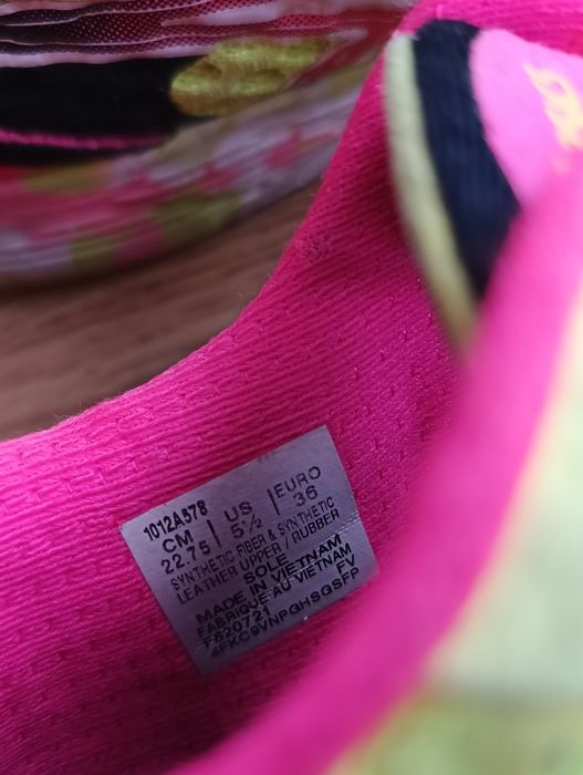 Asics маратонки номер 36