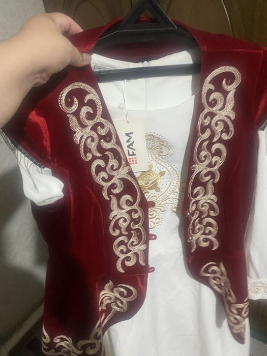 Срочно продам платья 50-56 размер