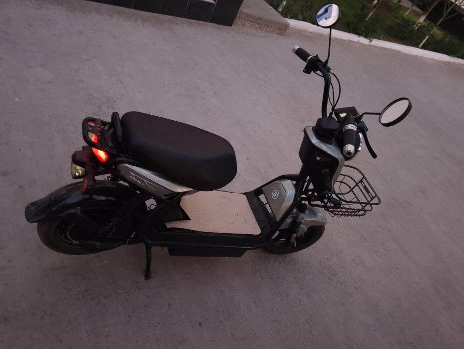 Elektron skuter sotiladi