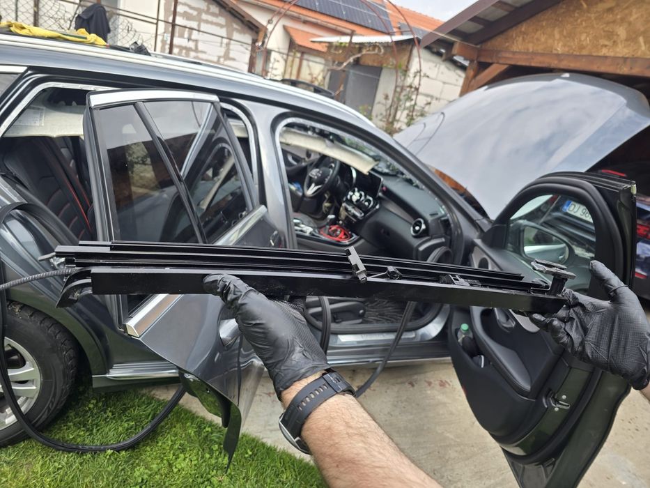 Reparatie trapă panoramică / turela Mercedes-Benz/ Volvo/ BMW/ Audi