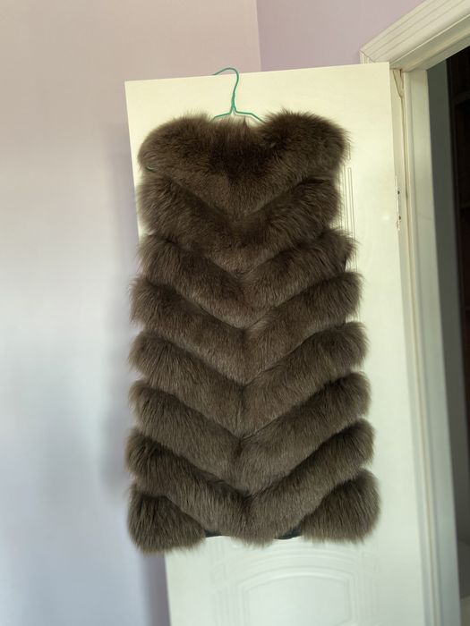 Меховая жилетка из песца