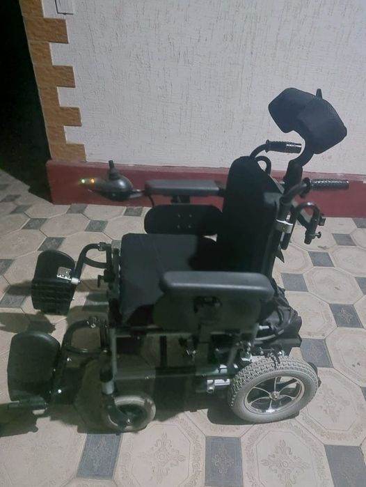 Коляска инвалидная на электроприводе