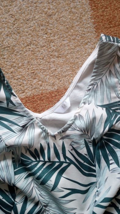 Rochie damă, de vară, mărimea M, albă cu frunze verzi