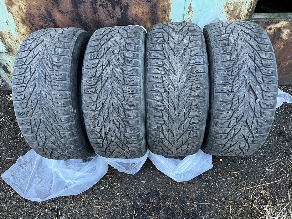 Автошины  зимние Nokian