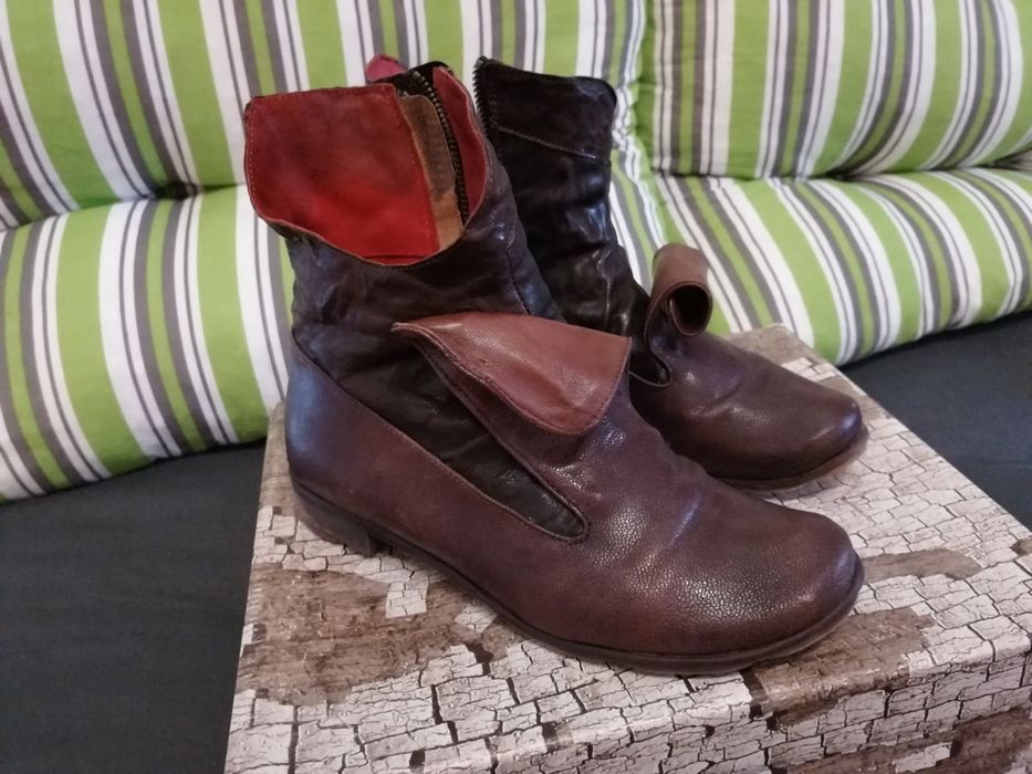 Vând ghete mărimea 38 Designer Angela Vasiliu