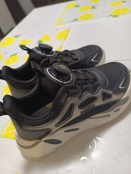 Кроссовки детские