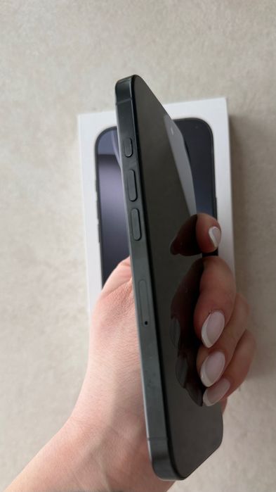 Iphone 16 PRO, 256 GB, без следи от употреба