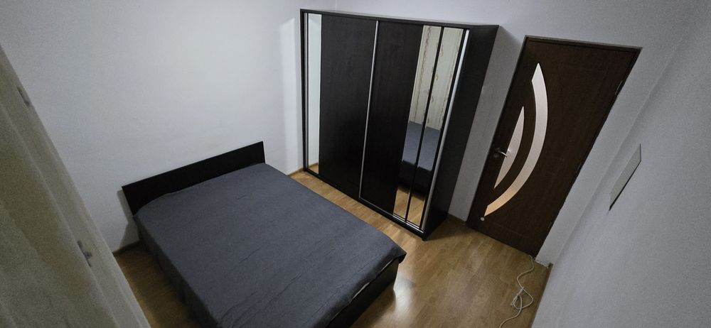 Închiriez apartament 3 camere semidecomandat zona craiovita orizont