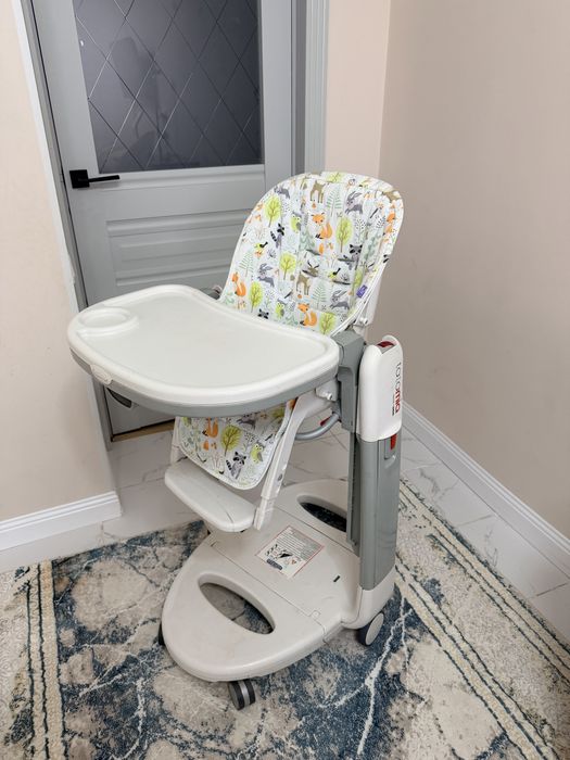 Стульчик-качалка 2в1 для кормления Peg Perego