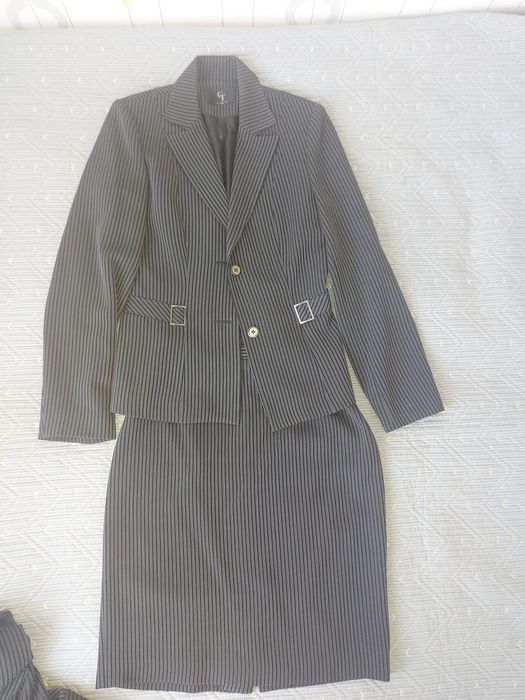 Продам костюм женский