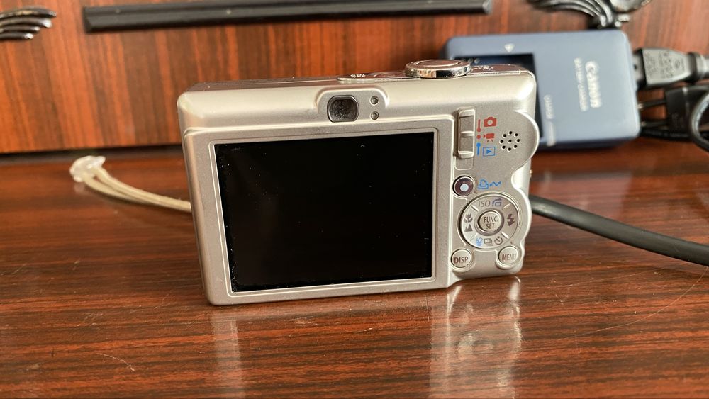 Фотоапарат CANON