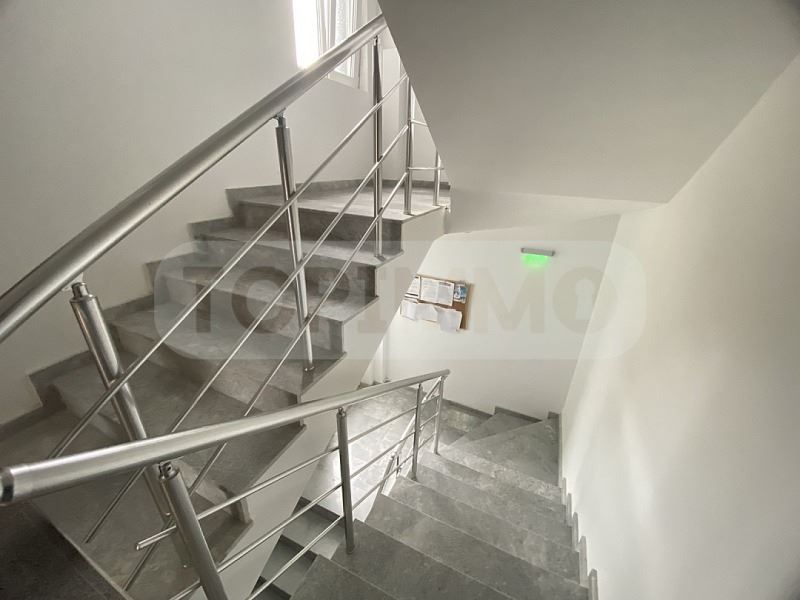 Продава се Двустаен апартамент в Варна, м-т Пчелина - 50 кв.м за 2060 €/кв.м - Снимка #1