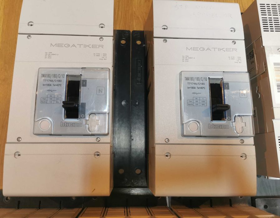 Întrerupător-usol automat ABB clema distribuție