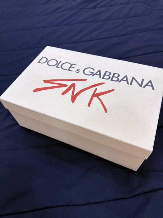 Продаются кожаные кроссовки Dolce &Gabbana new roma белого цвета