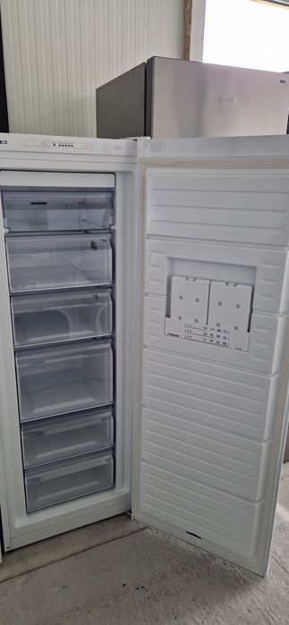 Congelator vertical Constructa