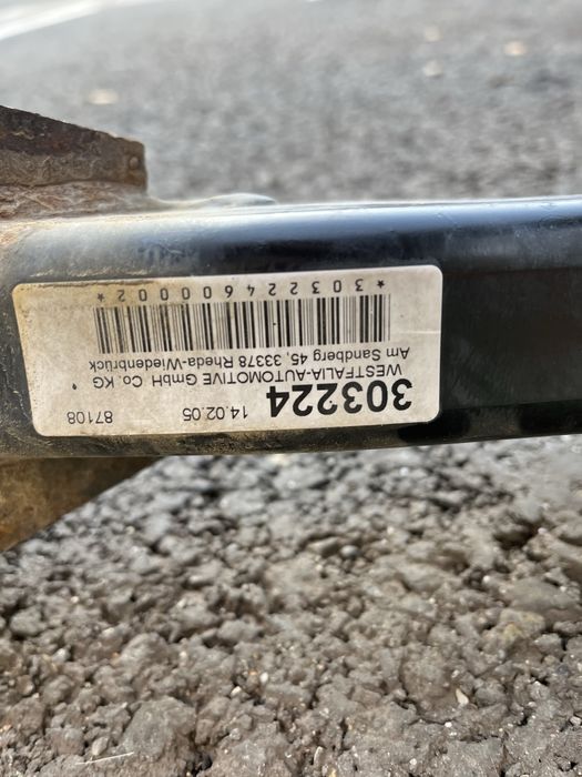 Vând sau schimb bară cu cârlig BMW E60