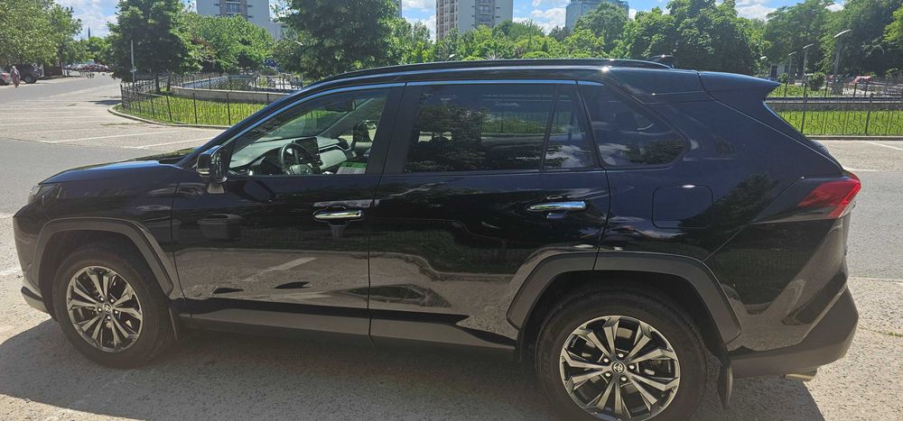 Toyota RAV 4 hybrid LUXURI