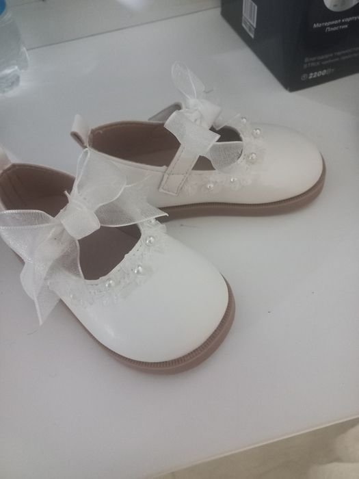 Продам детские туфли на девочку