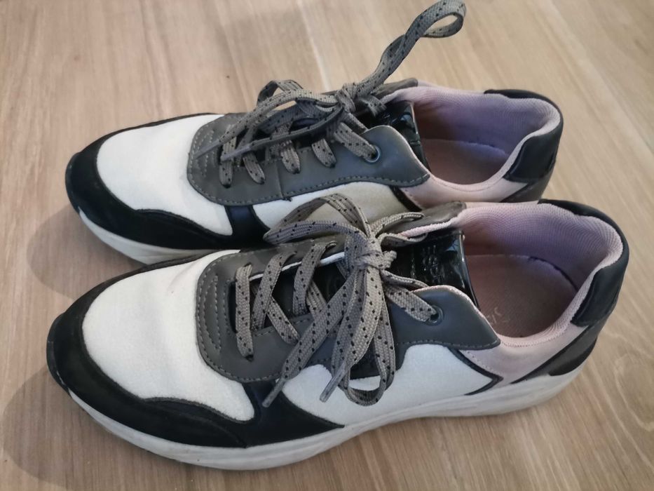 Маратонки Esprit