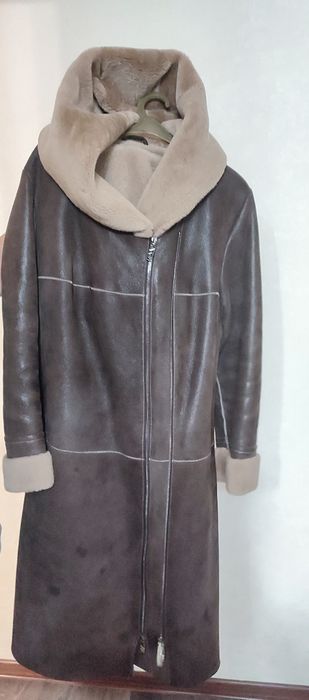 Продам дублёнку женскую.