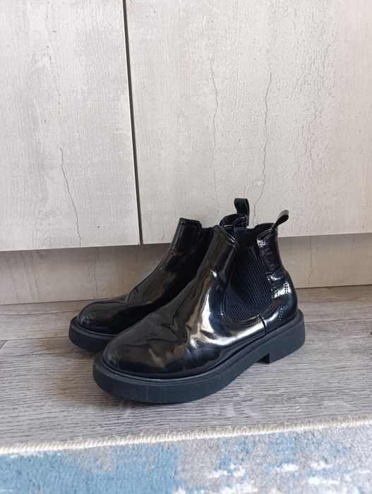 Продам ботинки для девочки