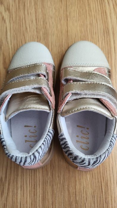 Нови  детски обувки на Click