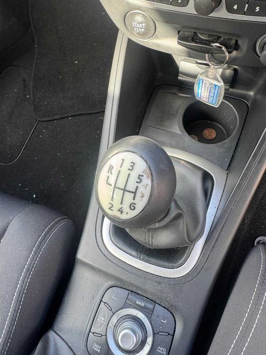 Dezmembez Megane 3 Combi , 1.6 benzină 110Cp cod K4M585 cutie 6 trepte