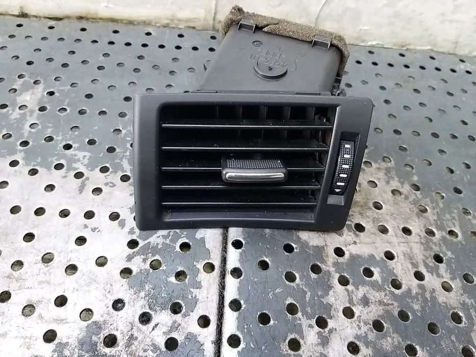 Grila ventilatie bord stanga audi a4 b7 8e 8e0820901f