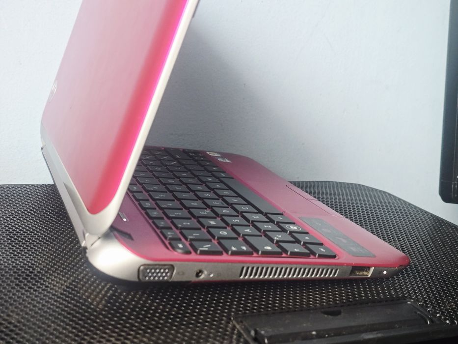 Laptop hp mini beats audio
