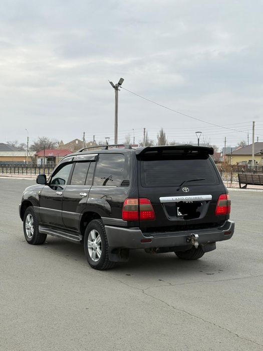 Tayota Land Cruiser 100