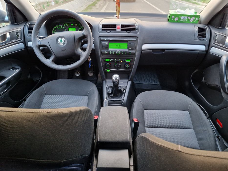 Vând skoda octavia  2