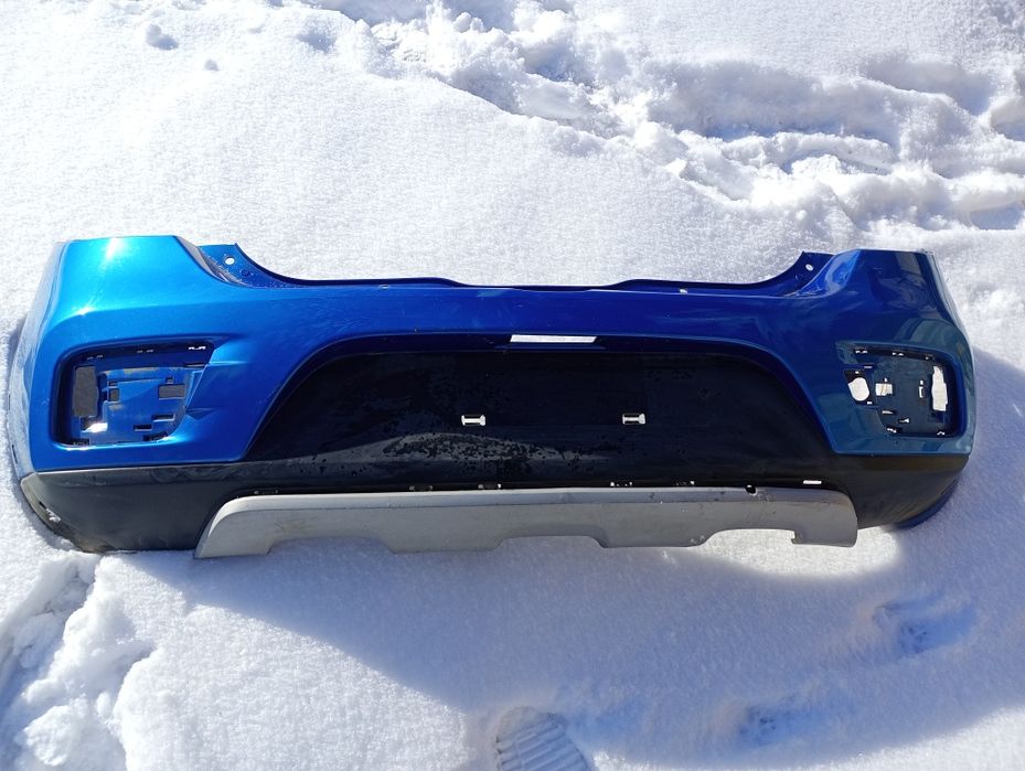 Задний бампер и накладка б,у на Рено Сандеро Стапвей.