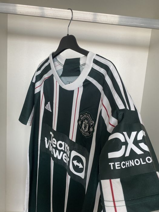 Manchester United 23/24 Away Екип