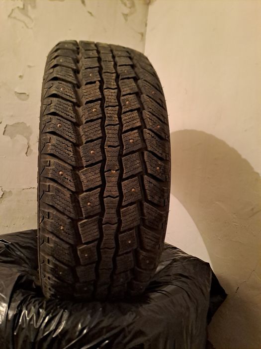 Продам шины с шипами от Palisade