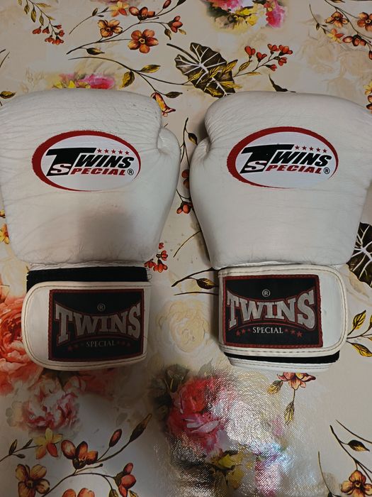 Mănuși în stare foarte bună