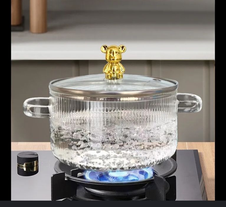 Стеклянная кастрюля с крышкой 1.8 литр. Огнеупорная