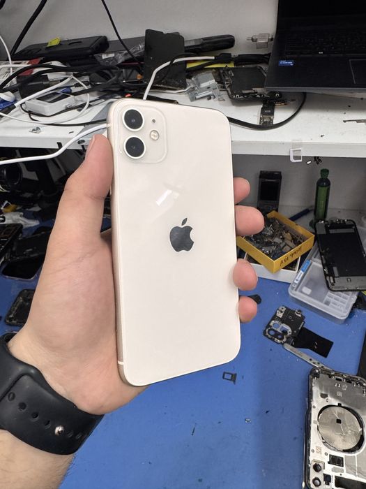 iphone 11 128gb 80’000