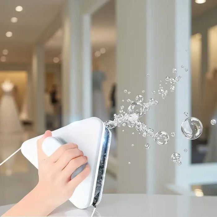 Curățător magnetic de geamuri cu două fețe