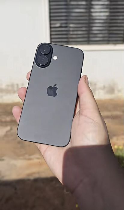 Айфон 16 с гарантии