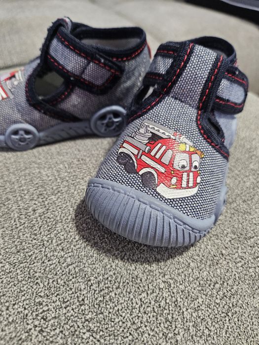 Детски пантофи Колев и Колев