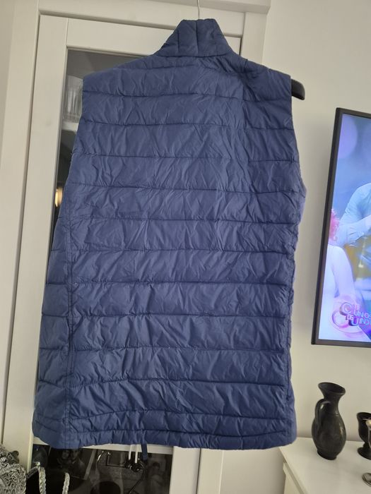 Geaca rosie Cubus, trench, vesta și windbreaker neon Bershka