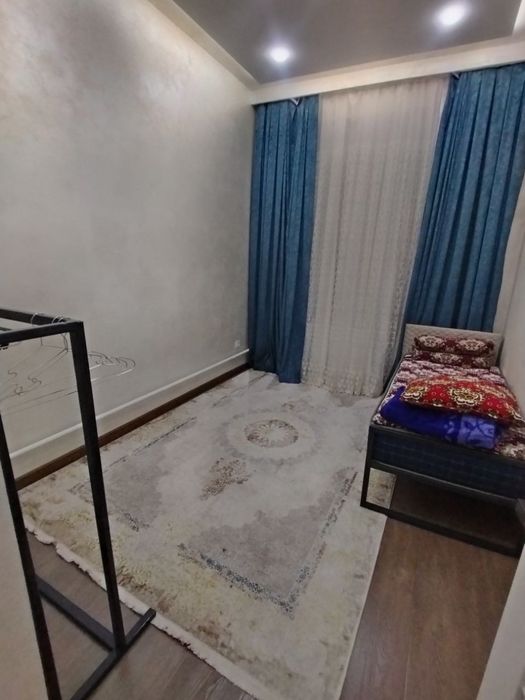 Qizlarga yakkasaroy aeraportni orqasida sheriklikga kvartira bor