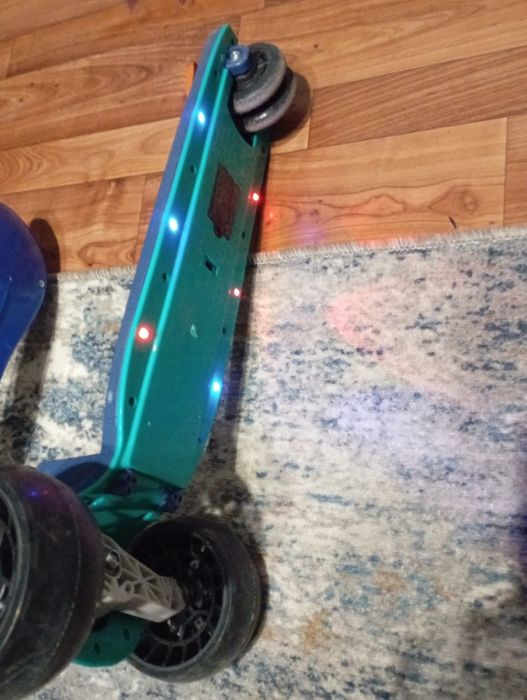 Продам детский самокат