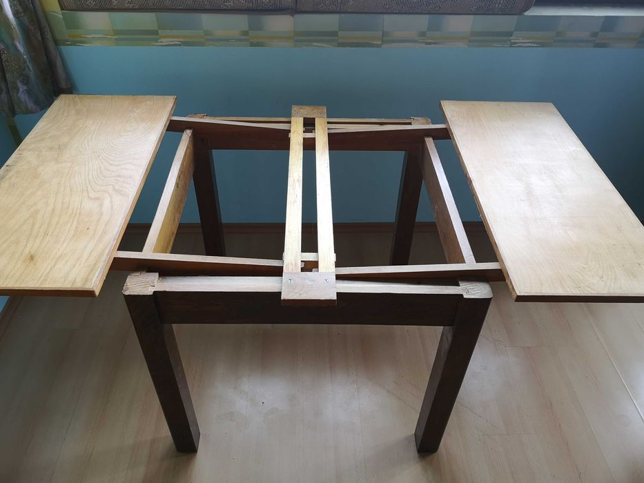 Маса Голяма Стабилна Соц Стил от едно време