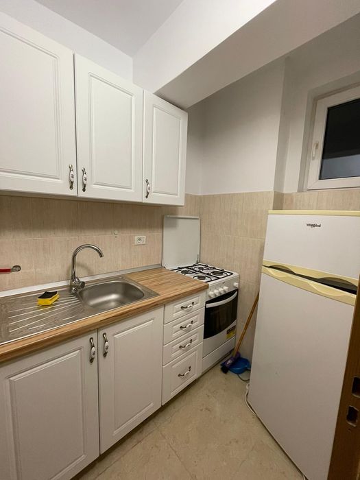 Vand garsoniera , zona Nicolina