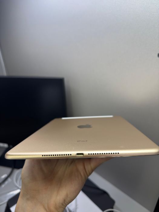 Продам iPad air 2 wifi + cellular
