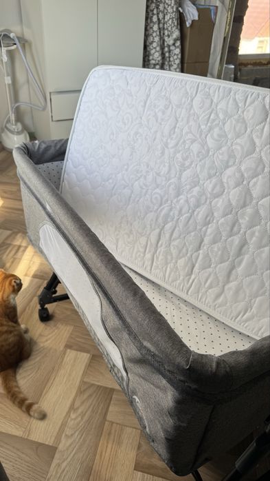 Продам кроватку манеж