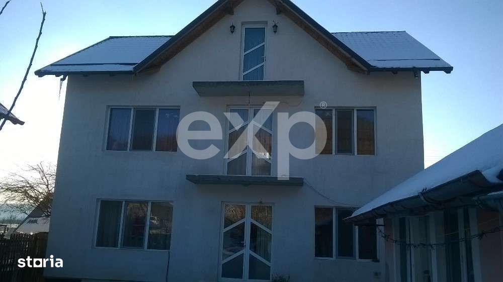 Casa spatioasa cu teren de 2.500 mp in Valea Marului