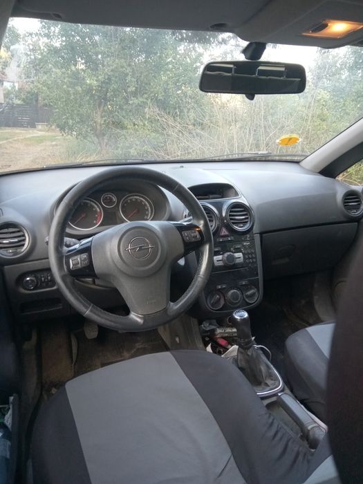 Vând Opel CORSA D