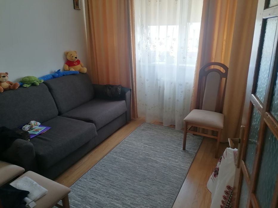 De vânzare apartament 3 camere